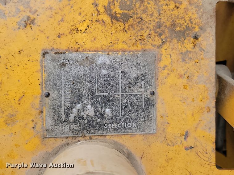 image for item KU9071 Etnyre  chip spreader