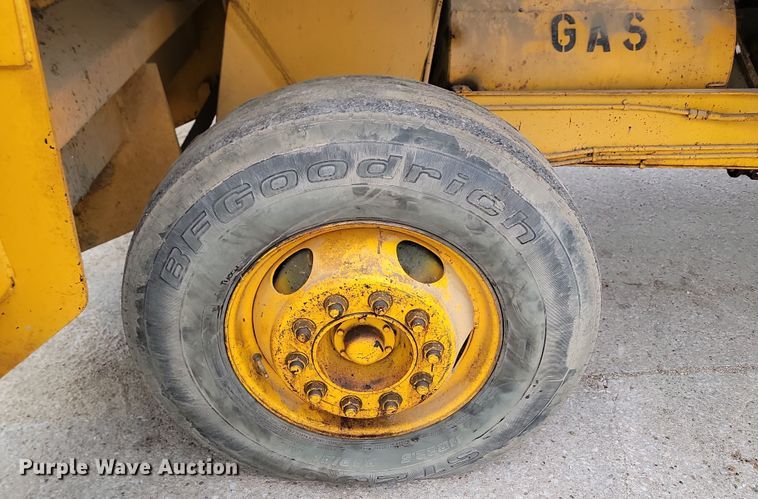 image for item KU9071 Etnyre  chip spreader