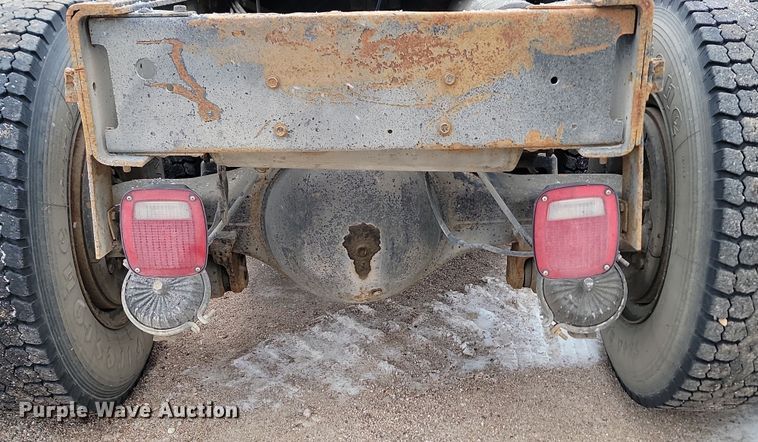 image for item KU9072 1984 GMC ME6500  semi truck