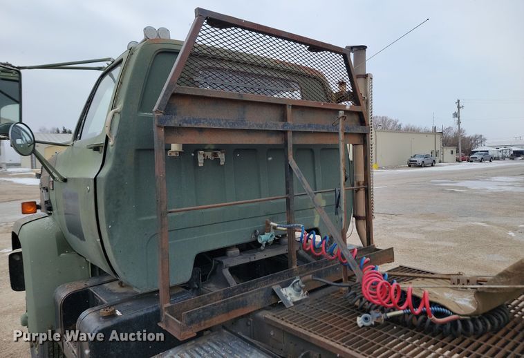 image for item KU9072 1984 GMC ME6500  semi truck