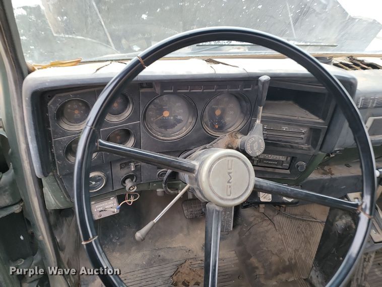 image for item KU9072 1984 GMC ME6500  semi truck