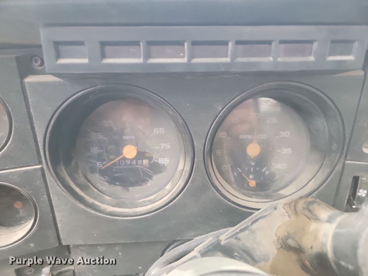 image for item KU9072 1984 GMC ME6500  semi truck