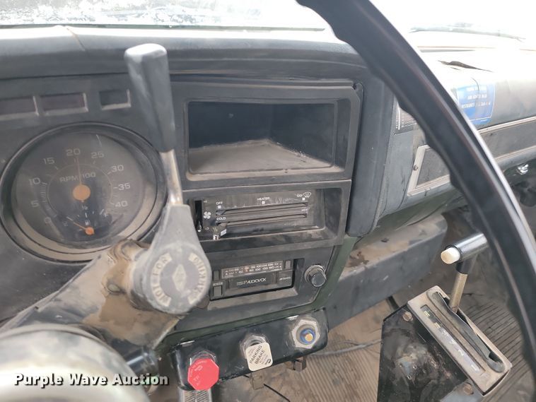 image for item KU9072 1984 GMC ME6500  semi truck