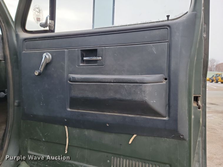 image for item KU9072 1984 GMC ME6500  semi truck