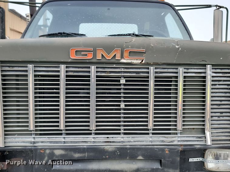 image for item KU9072 1984 GMC ME6500  semi truck