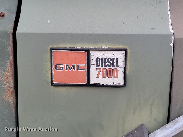 image for item KU9072 1984 GMC ME6500  semi truck