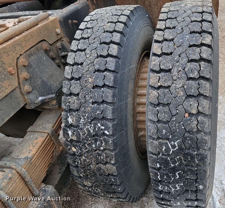 image for item KU9072 1984 GMC ME6500  semi truck