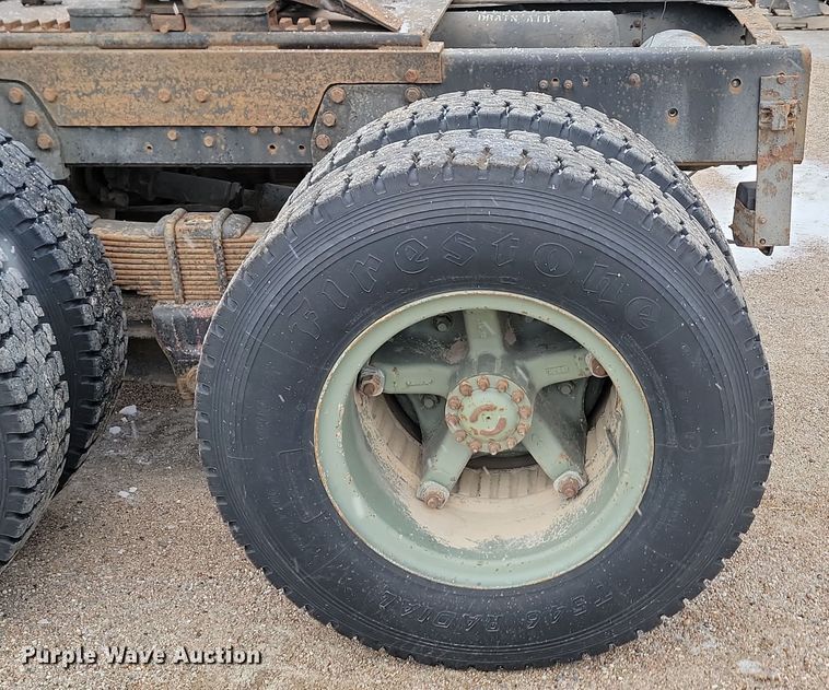 image for item KU9072 1984 GMC ME6500  semi truck