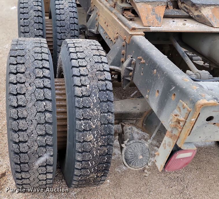 image for item KU9072 1984 GMC ME6500  semi truck