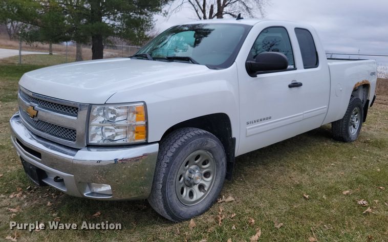 image for item LC9388 2013 Chevrolet Silverado 1500  Ext. Cab pickup truck