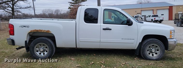 image for item LC9388 2013 Chevrolet Silverado 1500  Ext. Cab pickup truck
