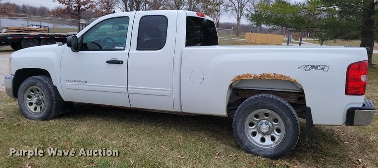 image for item LC9388 2013 Chevrolet Silverado 1500  Ext. Cab pickup truck