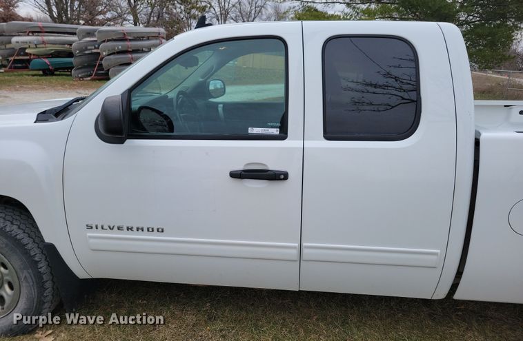 image for item LC9388 2013 Chevrolet Silverado 1500  Ext. Cab pickup truck