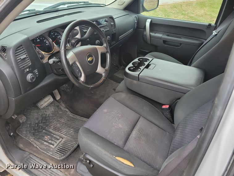 image for item LC9388 2013 Chevrolet Silverado 1500  Ext. Cab pickup truck