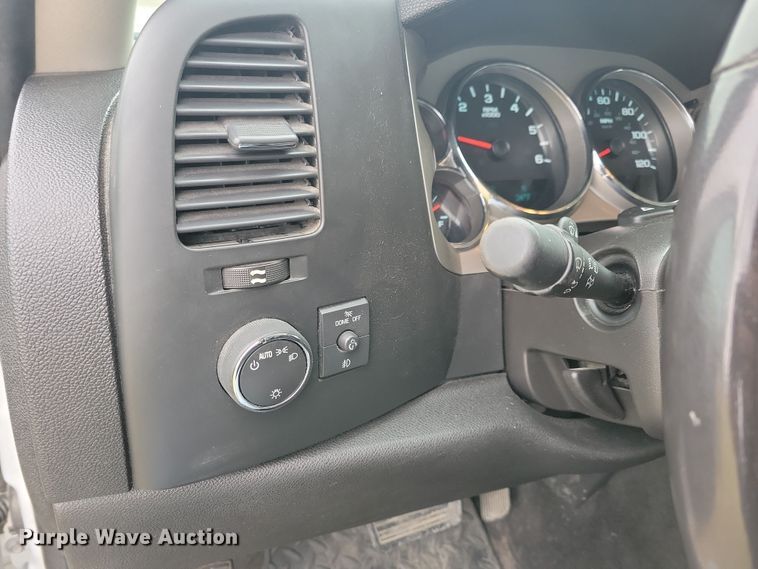 image for item LC9388 2013 Chevrolet Silverado 1500  Ext. Cab pickup truck