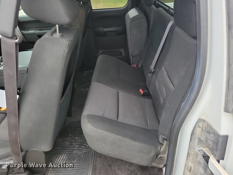 image for item LC9388 2013 Chevrolet Silverado 1500  Ext. Cab pickup truck