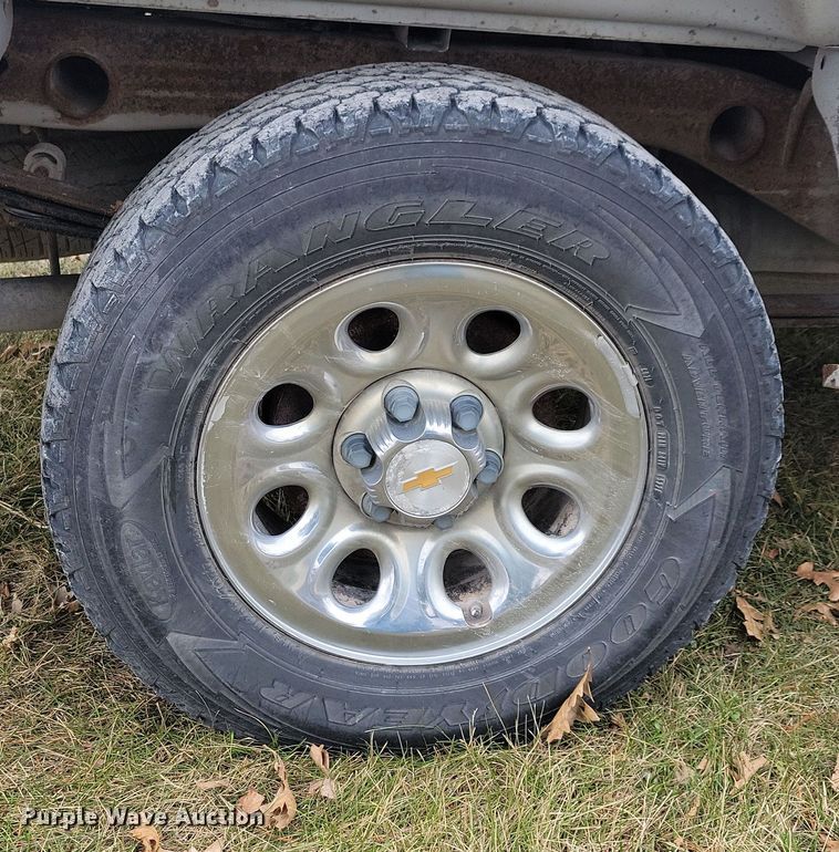 image for item LC9388 2013 Chevrolet Silverado 1500  Ext. Cab pickup truck