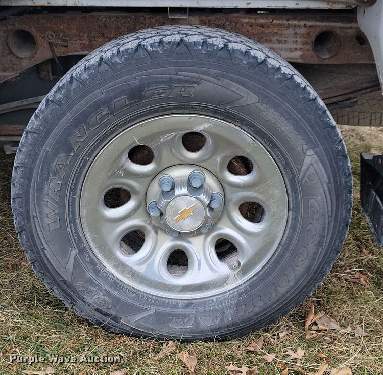 image for item LC9388 2013 Chevrolet Silverado 1500  Ext. Cab pickup truck