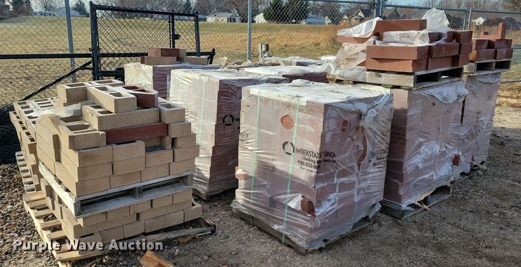 image for item LC9411 Approximately 13 pallets of bricks