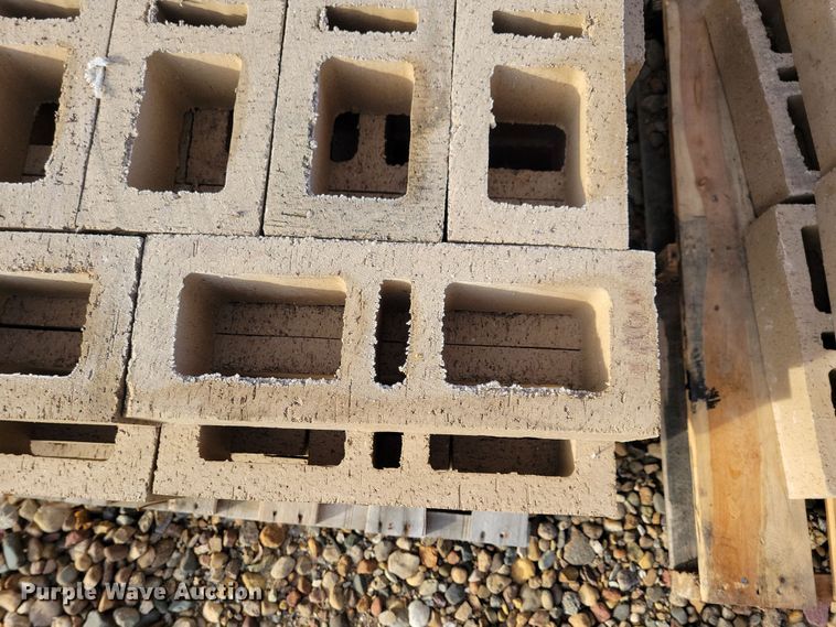 image for item LC9411 Approximately 13 pallets of bricks