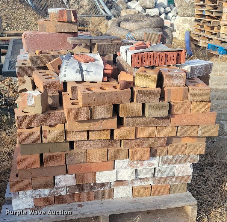 image for item LC9411 Approximately 13 pallets of bricks