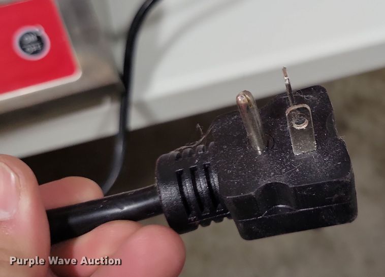 image for item LC9426 (7) Avantco hot plates