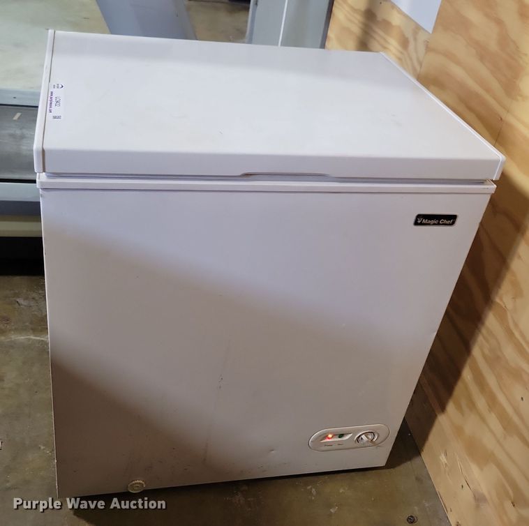 Magic Chef deep freezer in Ankeny, IA Item LC9432 for sale Purple Wave