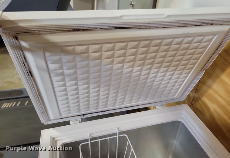 image for item LC9432 Magic Chef  deep freezer