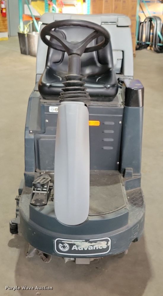 image for item LC9436 Nilfisk ES4000  carpet extractor
