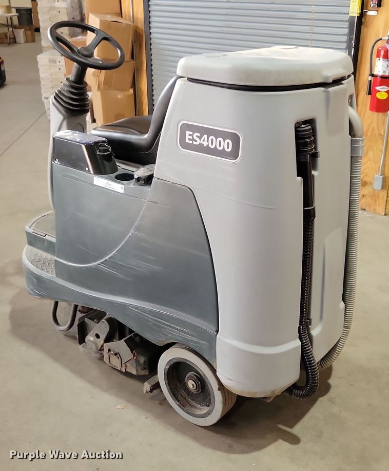 image for item LC9436 Nilfisk ES4000  carpet extractor