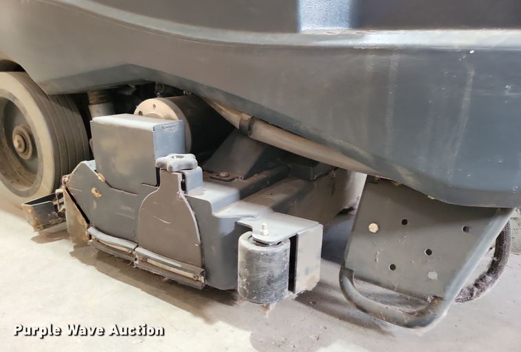 image for item LC9436 Nilfisk ES4000  carpet extractor