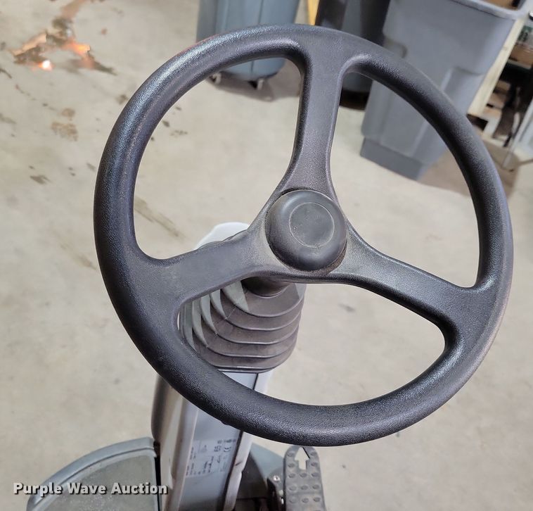 image for item LC9436 Nilfisk ES4000  carpet extractor