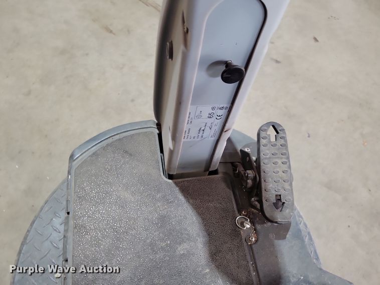 image for item LC9436 Nilfisk ES4000  carpet extractor