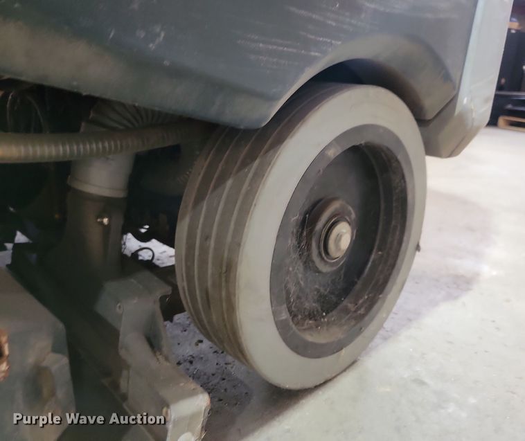 image for item LC9436 Nilfisk ES4000  carpet extractor