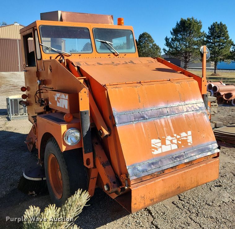 image for item LC9465 Elgin Pelican  sweeper