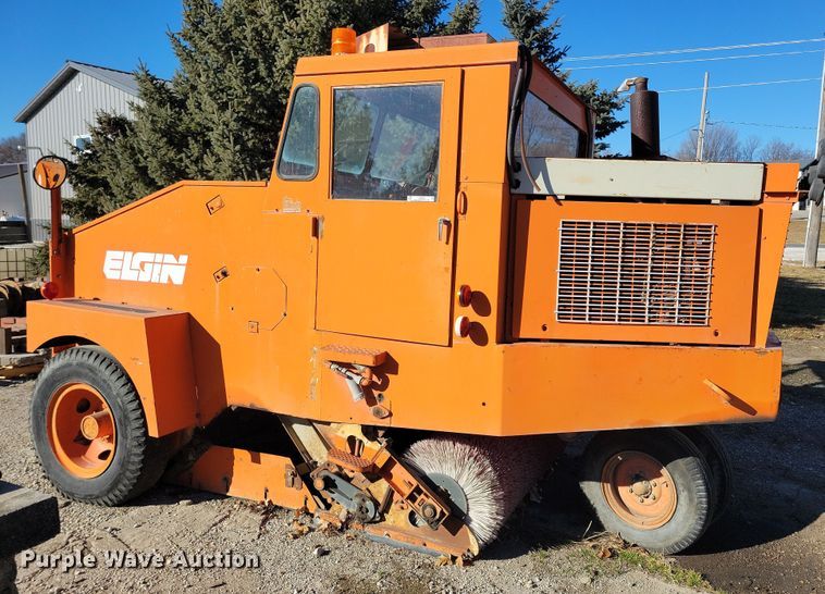 image for item LC9465 Elgin Pelican  sweeper