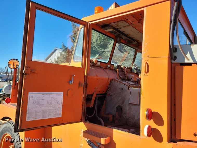 image for item LC9465 Elgin Pelican  sweeper