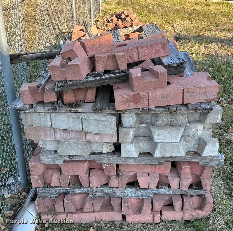 image for item LK9656 Approximately (80) bricks