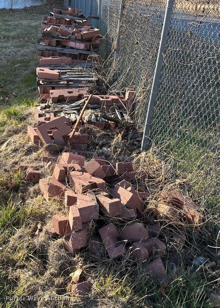 image for item LK9656 Approximately (80) bricks
