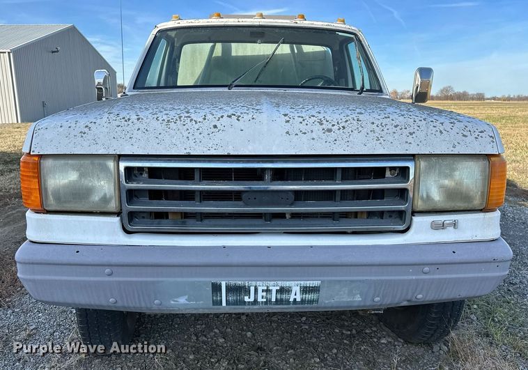 image for item LK9668 1989 Ford F450 Super Duty  fuel truck