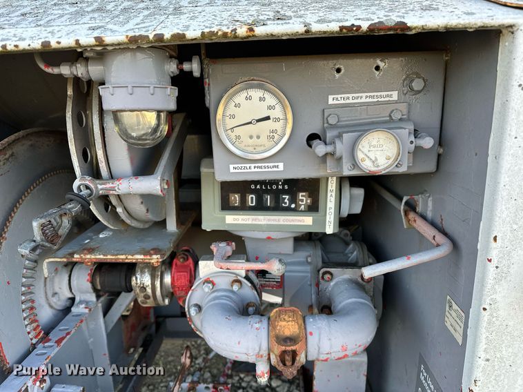 image for item LK9668 1989 Ford F450 Super Duty  fuel truck