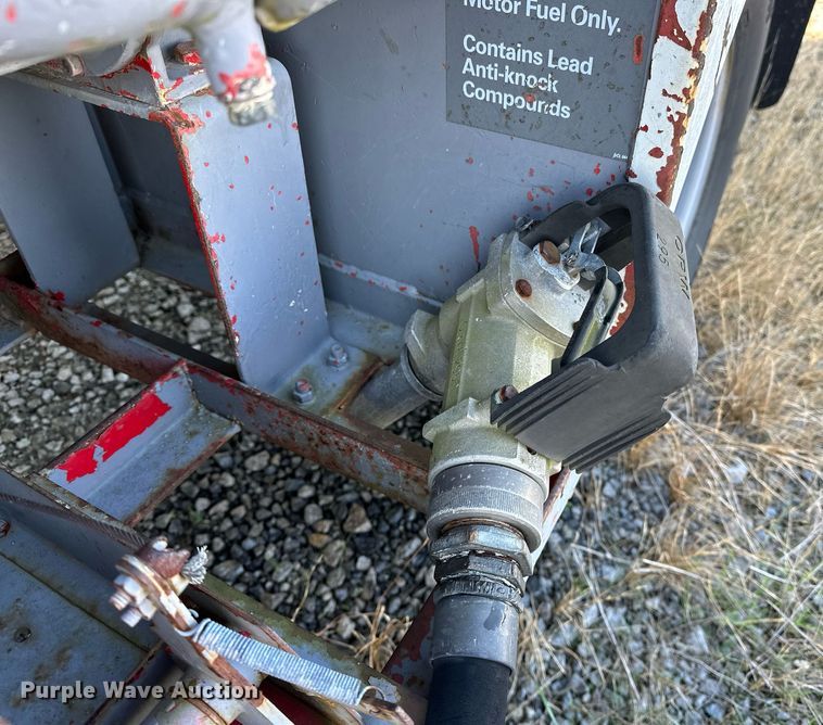 image for item LK9668 1989 Ford F450 Super Duty  fuel truck