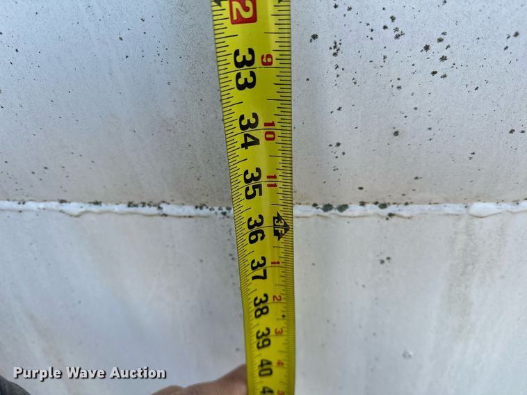 image for item LK9668 1989 Ford F450 Super Duty  fuel truck