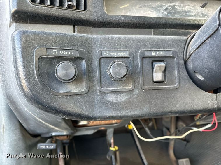 image for item LK9668 1989 Ford F450 Super Duty  fuel truck