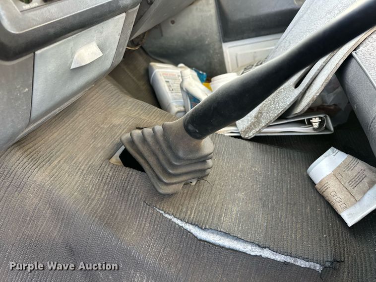 image for item LK9668 1989 Ford F450 Super Duty  fuel truck