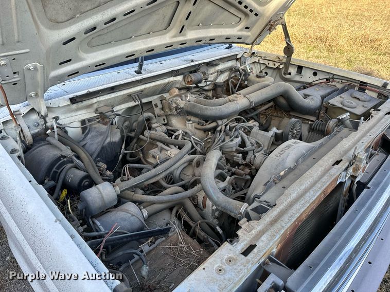 image for item LK9668 1989 Ford F450 Super Duty  fuel truck