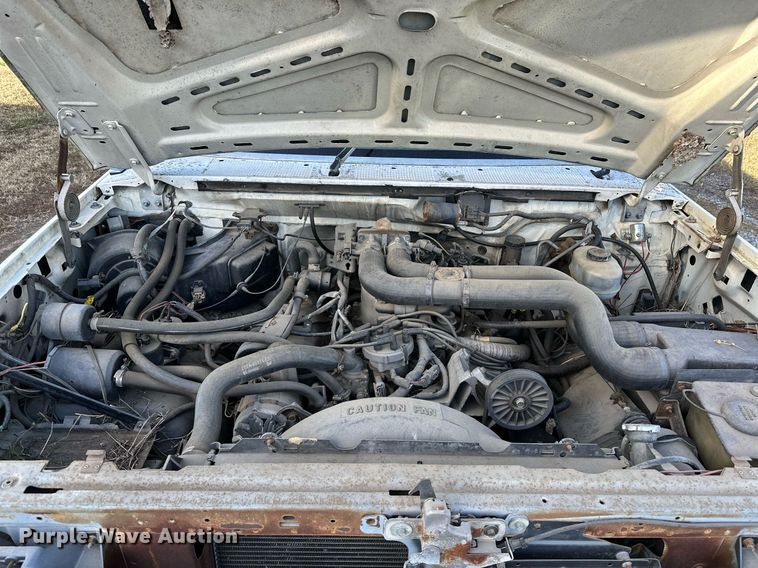 image for item LK9668 1989 Ford F450 Super Duty  fuel truck