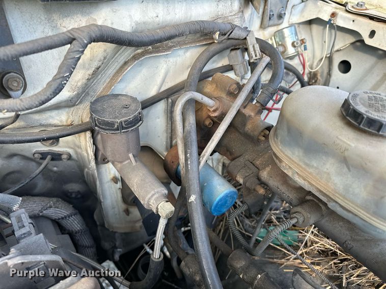 image for item LK9668 1989 Ford F450 Super Duty  fuel truck