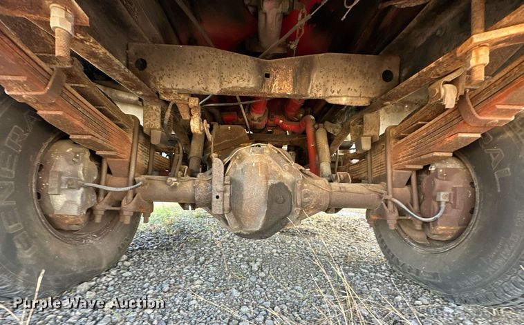 image for item LK9668 1989 Ford F450 Super Duty  fuel truck