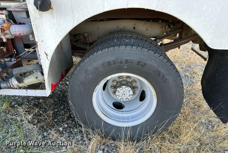 image for item LK9668 1989 Ford F450 Super Duty  fuel truck